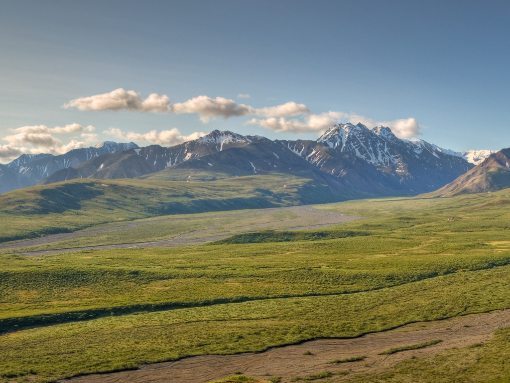De Denali Highway biedt een adembenemend panorama van ongerepte landschappen Rezien met Explore