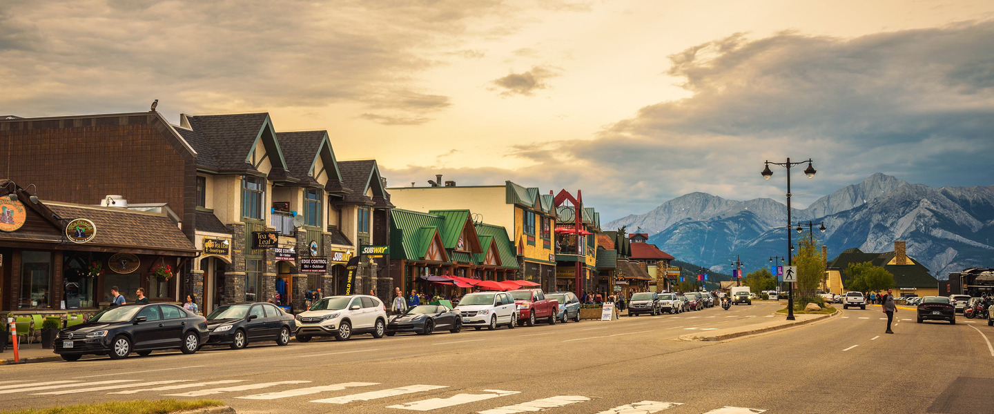 Jasper town bij Jasper National Park in canada met Explore