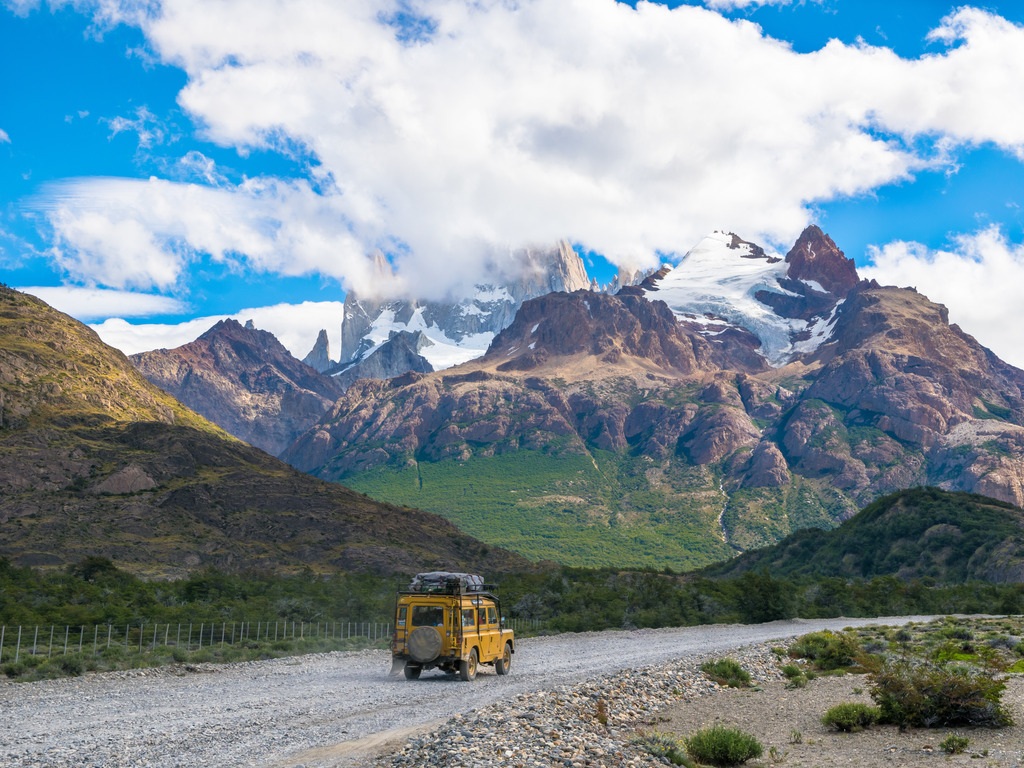 Auto aan Mount Fitz Roy in Argentinië - reizen met Explore