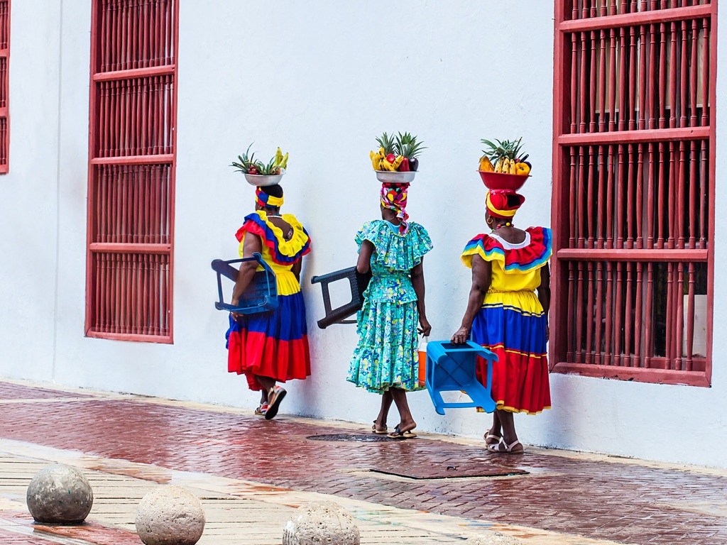 3 vrouwen in Cartagena, Colombia - reizen met Explore