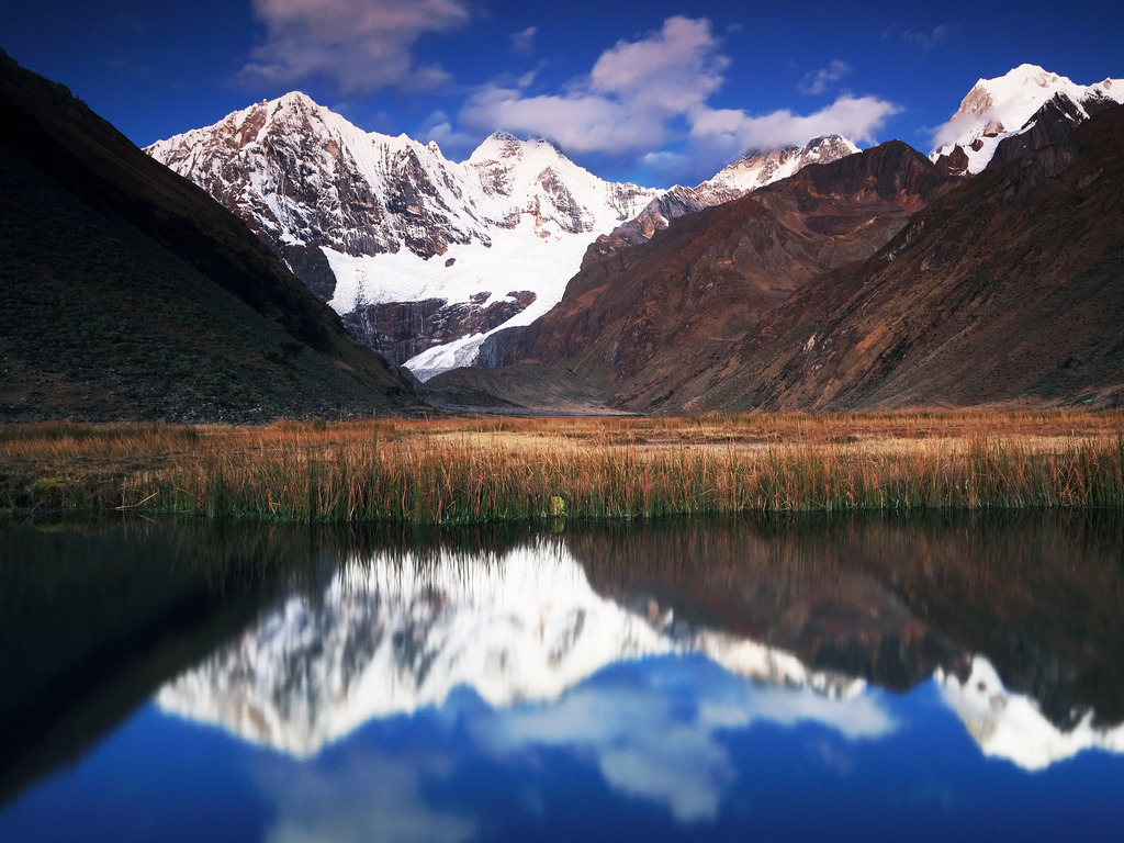 Bergmeer met weerspiegeling, Huayhuash, Peru – reizen met Explore.