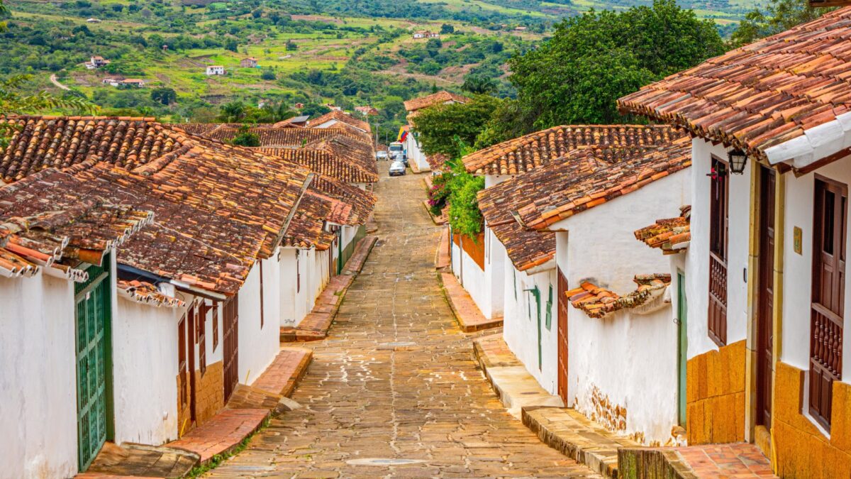 Kasseienstraat in Barichara, Colombia – reizen met Explore.