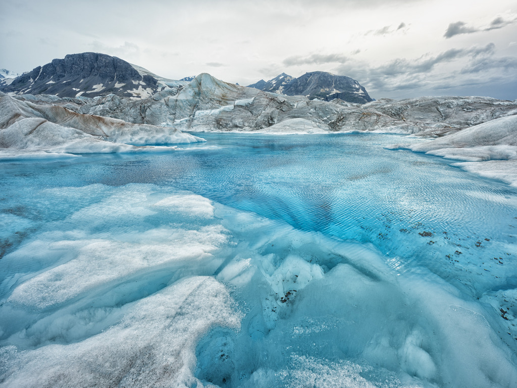 Palmer heli glacier landing Knik glacier in Alaska